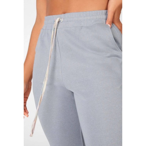 New Fabletics Jolie Gray Sweatpants Small - Picture 2 of 4